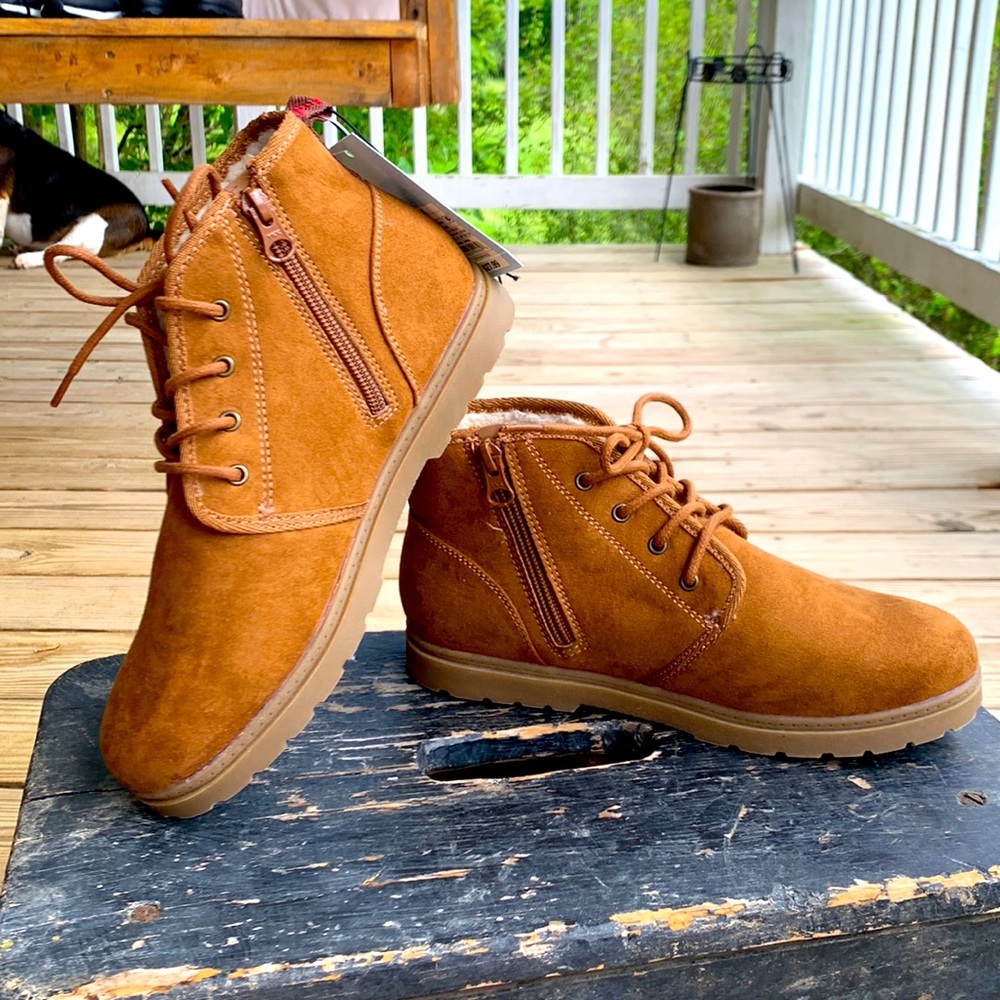 NWT Cat & Jack Brown Suede Shearling Boots, size 4